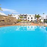 Perla Del Playa Grande Tías